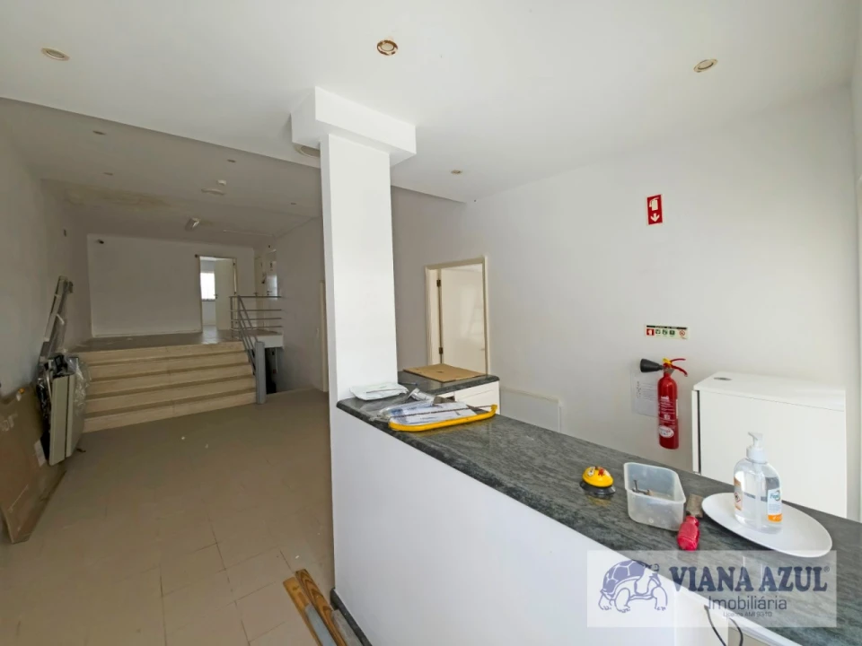 Loja para Arrendamento em Santa Maria Maior e Monserrate e Meadela Foto 1