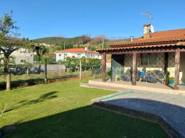 Moradia T3 para Venda em Branca