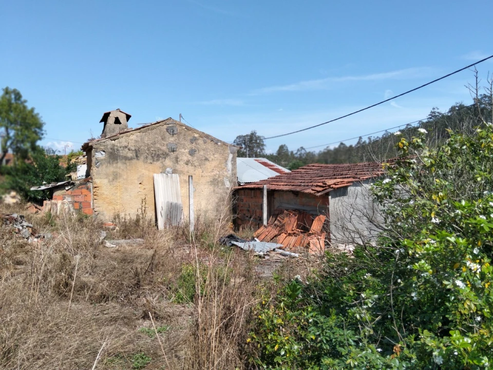 Moradia T3 para Venda em Alquerubim Foto 9