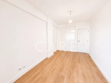 Apartamento T3 para Venda em São Domingos de Benfica