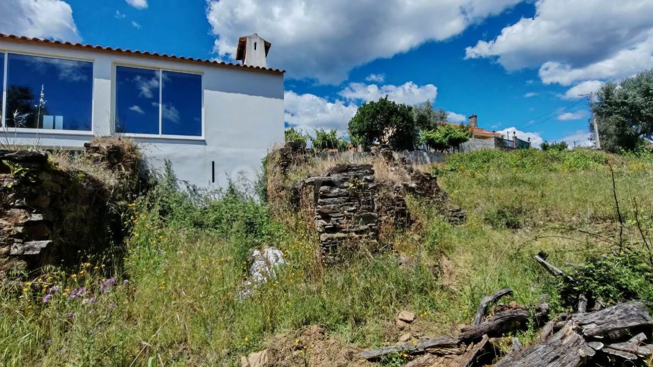 Moradia T2 para Venda em Serra e Junceira Foto 15