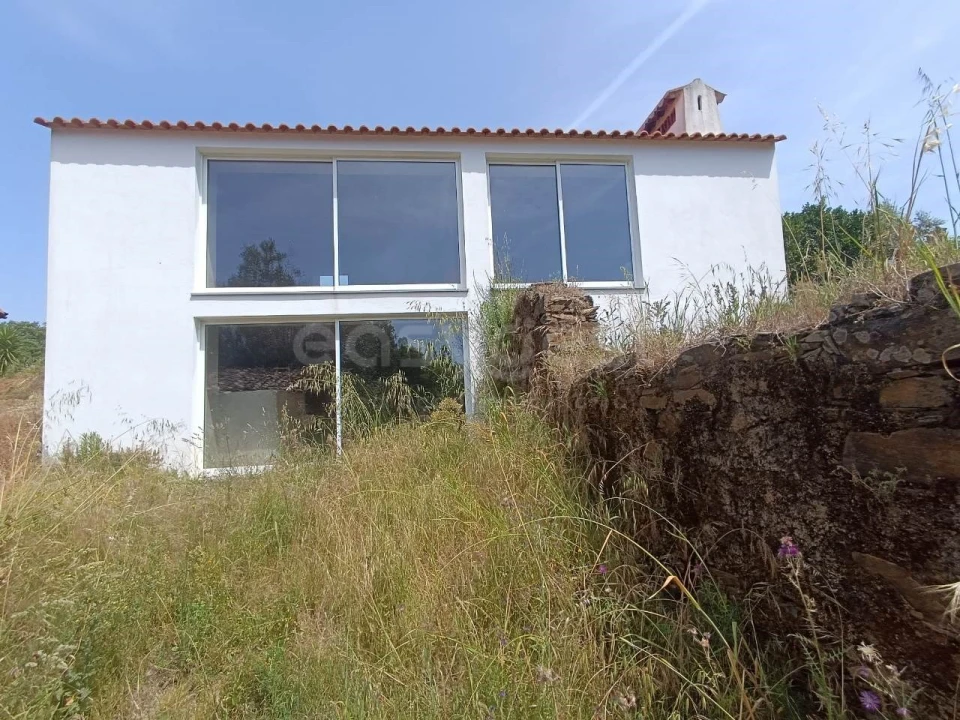 Moradia T2 para Venda em Serra e Junceira Foto 2