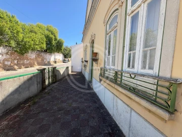 Moradia T4 para Venda em Albufeira e Olhos de Água