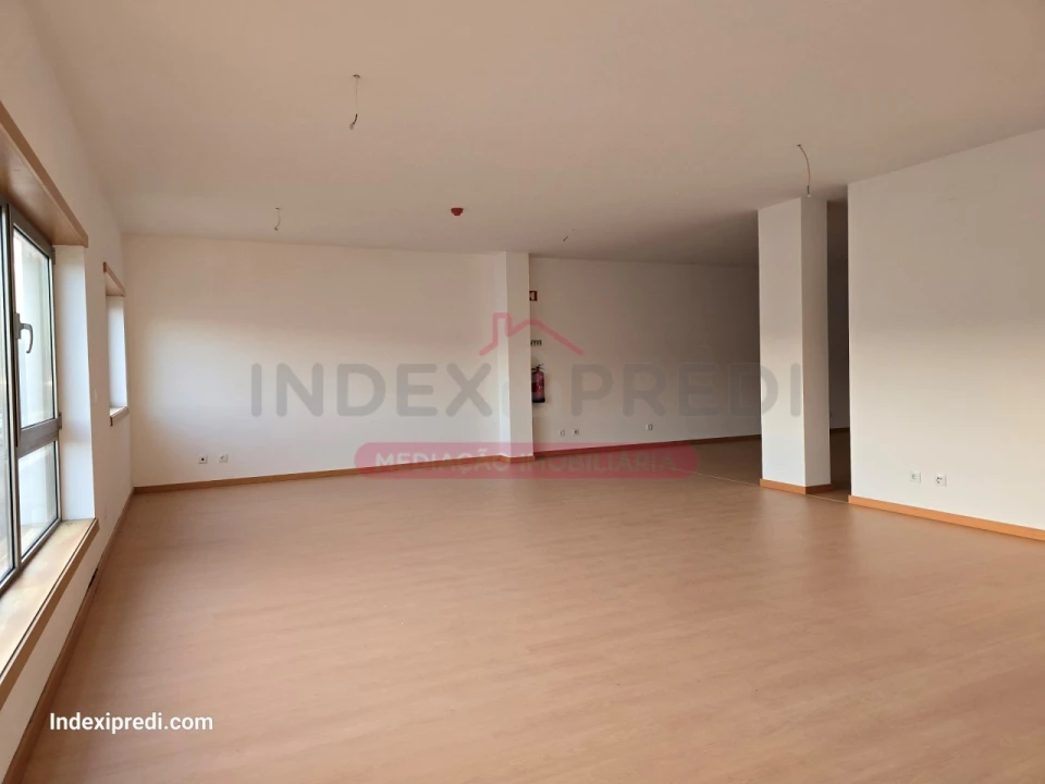 Apartamento T3 para Venda em Sé Nova, Santa Cruz, Almedina e São Bartolomeu Foto 5
