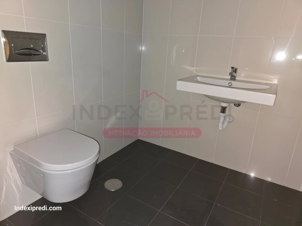 Apartamento T3 para Venda em Sé Nova, Santa Cruz, Almedina e São Bartolomeu Foto 1