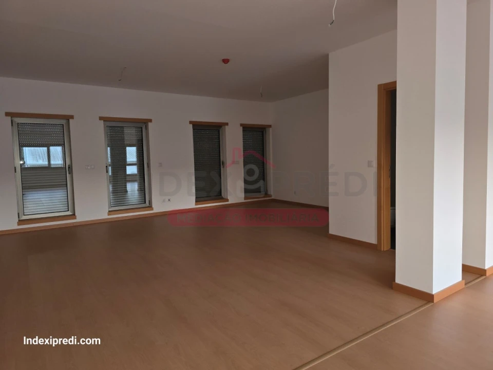 Apartamento T3 para Venda em Sé Nova, Santa Cruz, Almedina e São Bartolomeu Foto 10