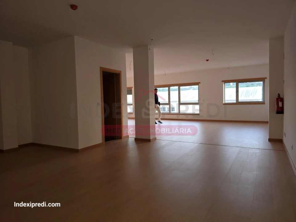 Apartamento T3 para Venda em Sé Nova, Santa Cruz, Almedina e São Bartolomeu Foto 12