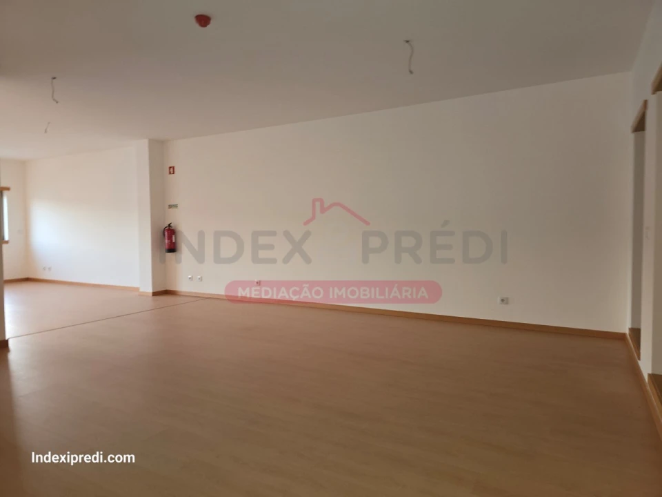 Apartamento T3 para Venda em Sé Nova, Santa Cruz, Almedina e São Bartolomeu Foto 13