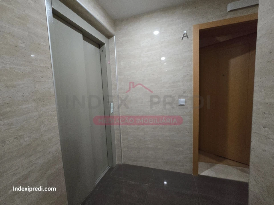 Apartamento T3 para Venda em Sé Nova, Santa Cruz, Almedina e São Bartolomeu Foto 14