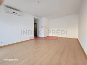 Apartamento T3 para Venda em Sé Nova, Santa Cruz, Almedina e São Bartolomeu