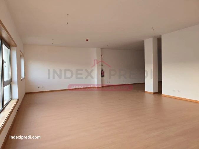Apartamento T3 para Venda em Sé Nova, Santa Cruz, Almedina e São Bartolomeu Foto 5