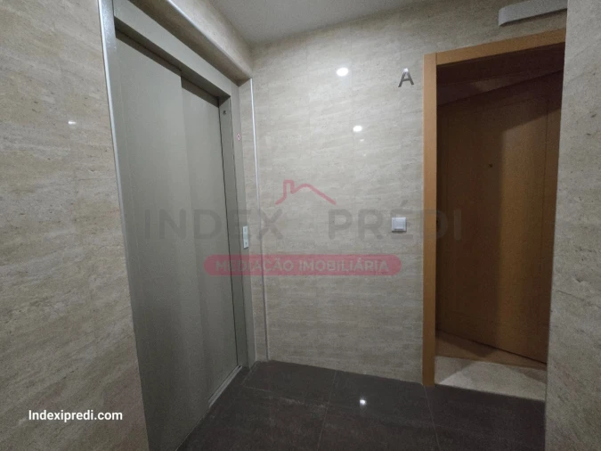 Apartamento T3 para Venda em Sé Nova, Santa Cruz, Almedina e São Bartolomeu Foto 14