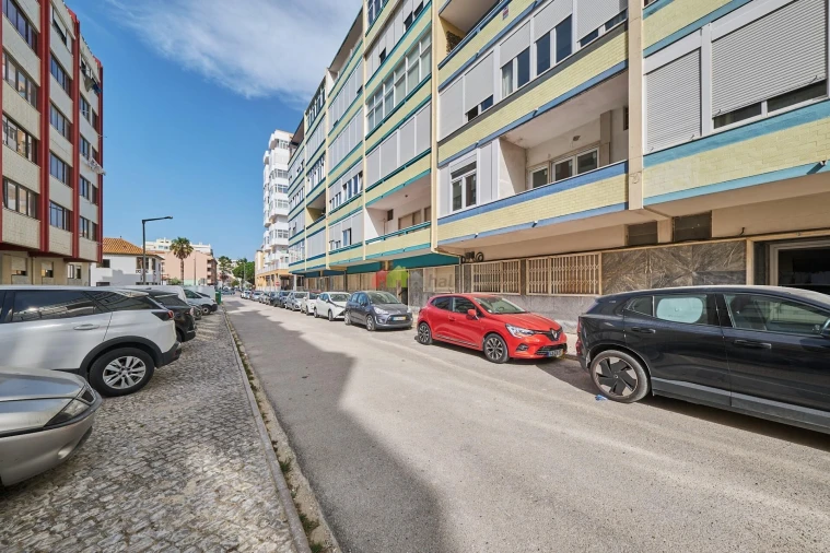 Apartamento T3 para Venda em Costa da Caparica Foto 23