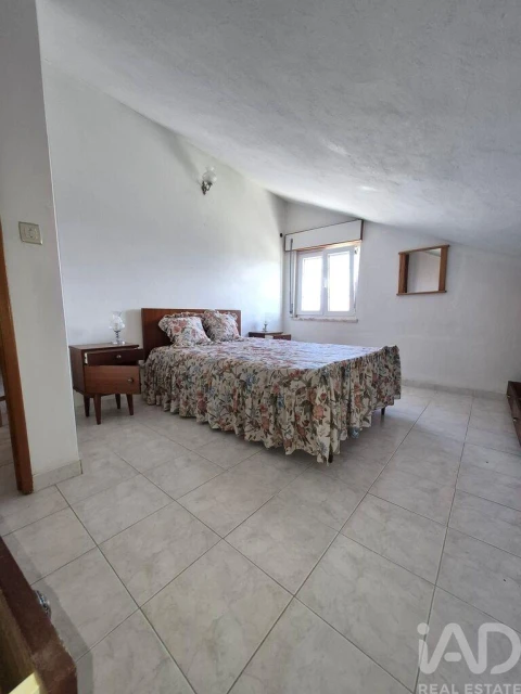 Moradia T4 para Venda em Atouguia da Baleia
