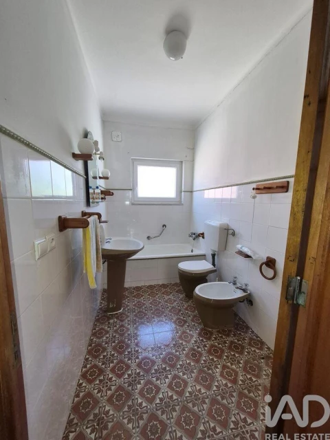 Moradia T4 para Venda em Atouguia da Baleia