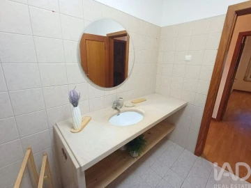 Apartamento T2 para Arrendamento em A dos Cunhados e Maceira