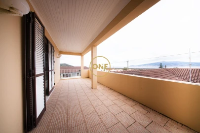 Moradia T5 para Venda em Criação Velha