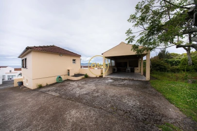 Moradia T5 para Venda em Criação Velha