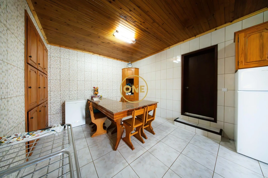 Moradia T5 para Venda em Criação Velha Foto 18