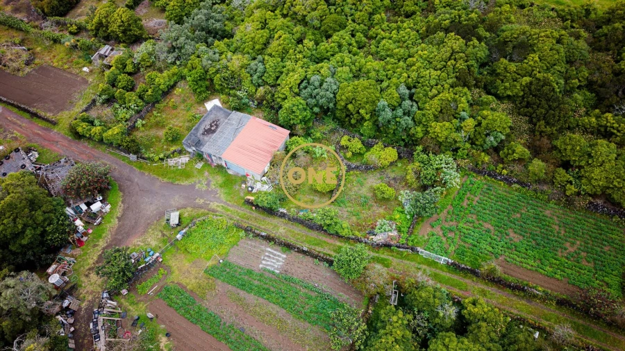 Moradia T5 para Venda em Criação Velha Foto 28