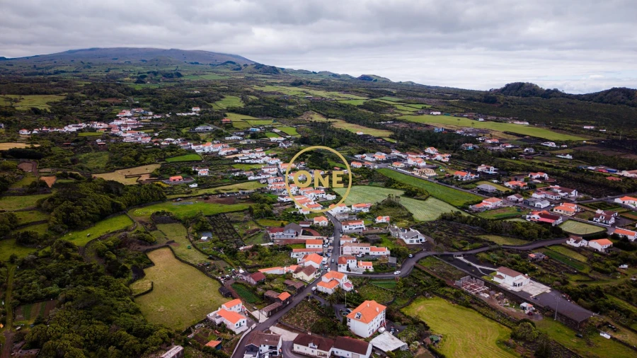 Moradia T5 para Venda em Criação Velha Foto 30