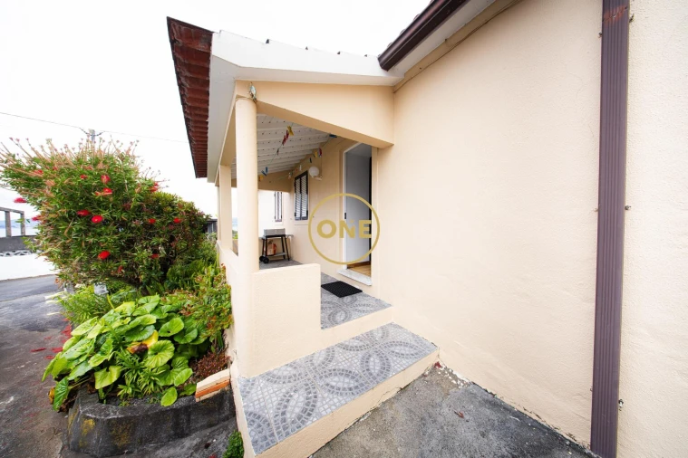 Moradia T5 para Venda em Criação Velha Foto 13
