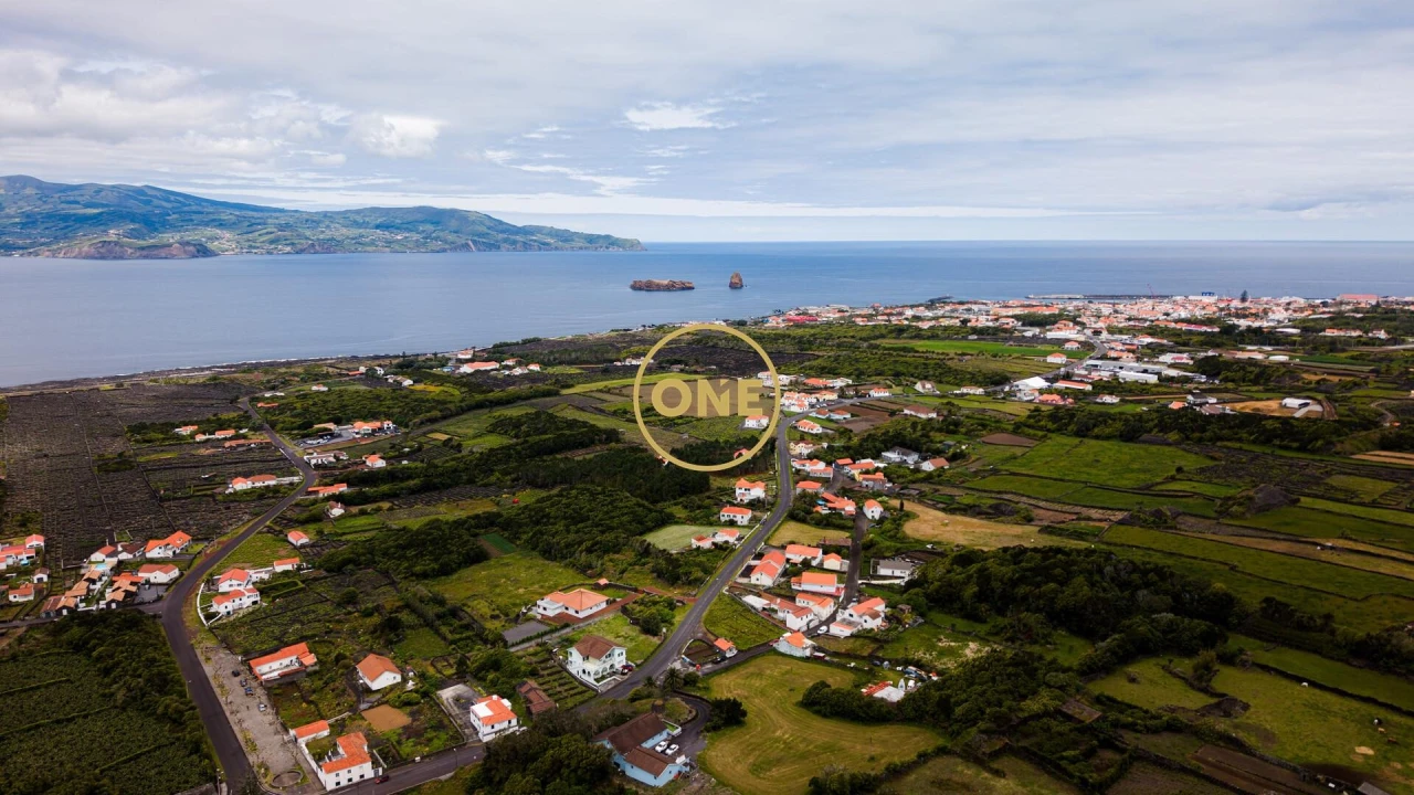 Moradia T5 para Venda em Criação Velha Foto 31