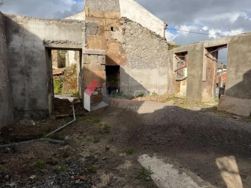 Moradia T2 para Venda em Ribeirinha