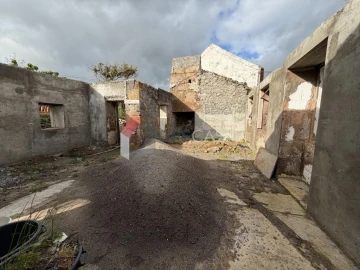 Moradia T2 para Venda em Ribeirinha