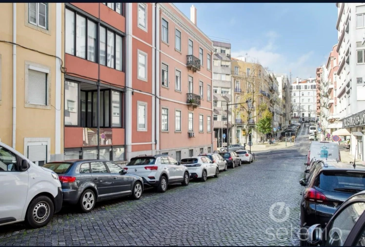 Apartamento T2 para Arrendamento em Santo António Foto 19