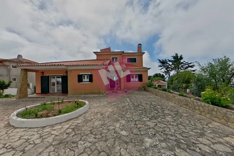 Moradia T4 para Venda em Colares Foto 3