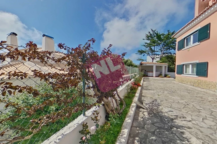 Moradia T4 para Venda em Colares Foto 15