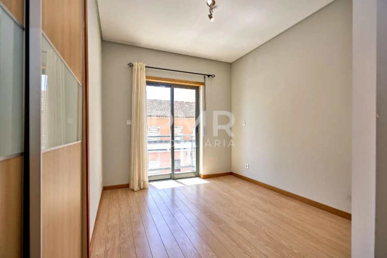 Apartamento T3 para Venda em Amora Foto 6