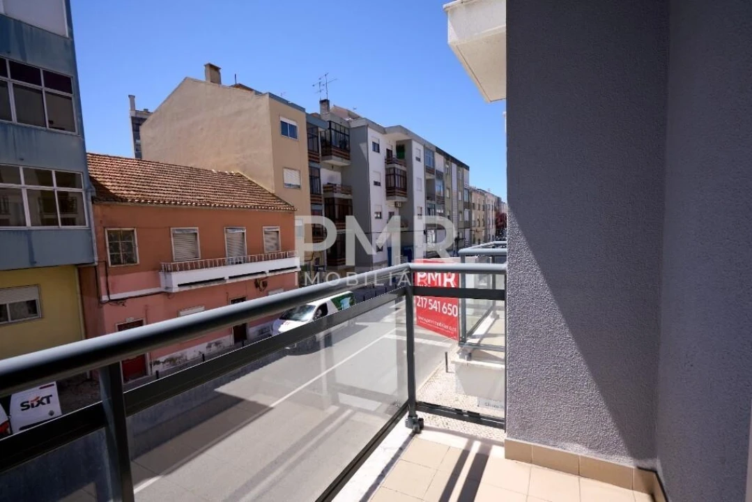 Apartamento T3 para Venda em Amora Foto 9