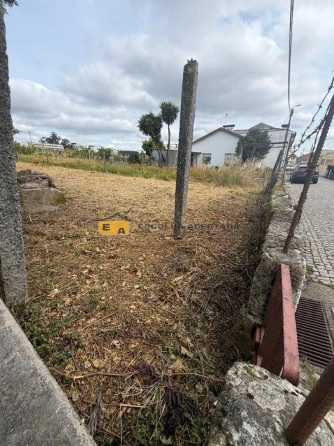Terreno para Venda em Castêlo da Maia
