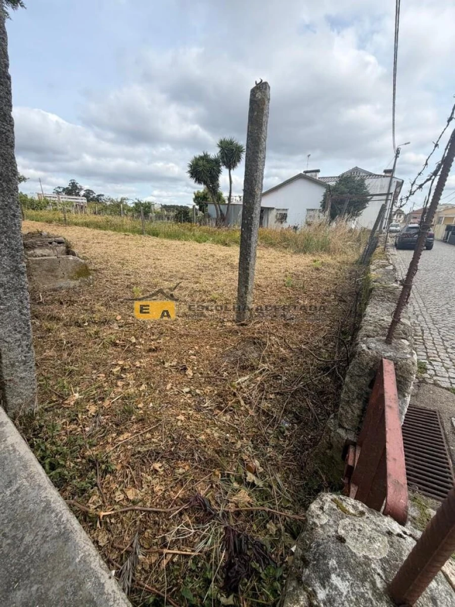 Terreno para Venda em Castêlo da Maia Foto 4
