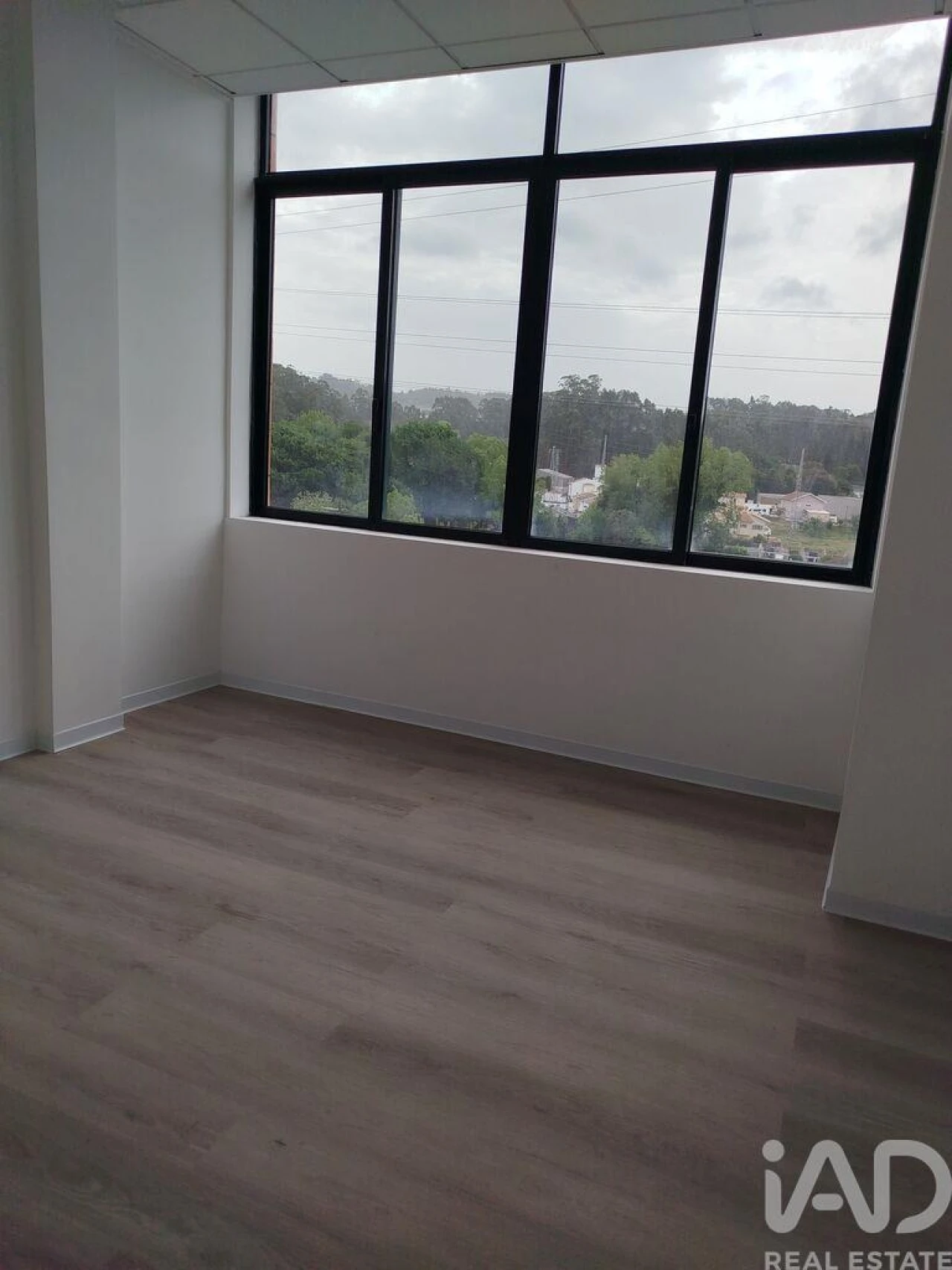 Loja para Arrendamento em Gulpilhares e Valadares Foto 1