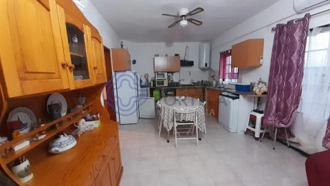 Moradia T2 para Venda em Fundão, Valverde, Donas, A. Joanes, A. Nova Cabo