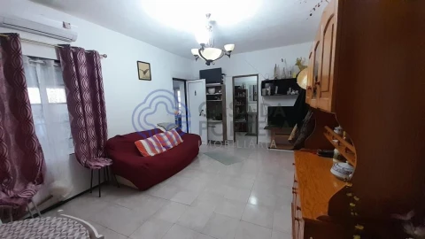 Moradia T2 para Venda em Fundão, Valverde, Donas, A. Joanes, A. Nova Cabo