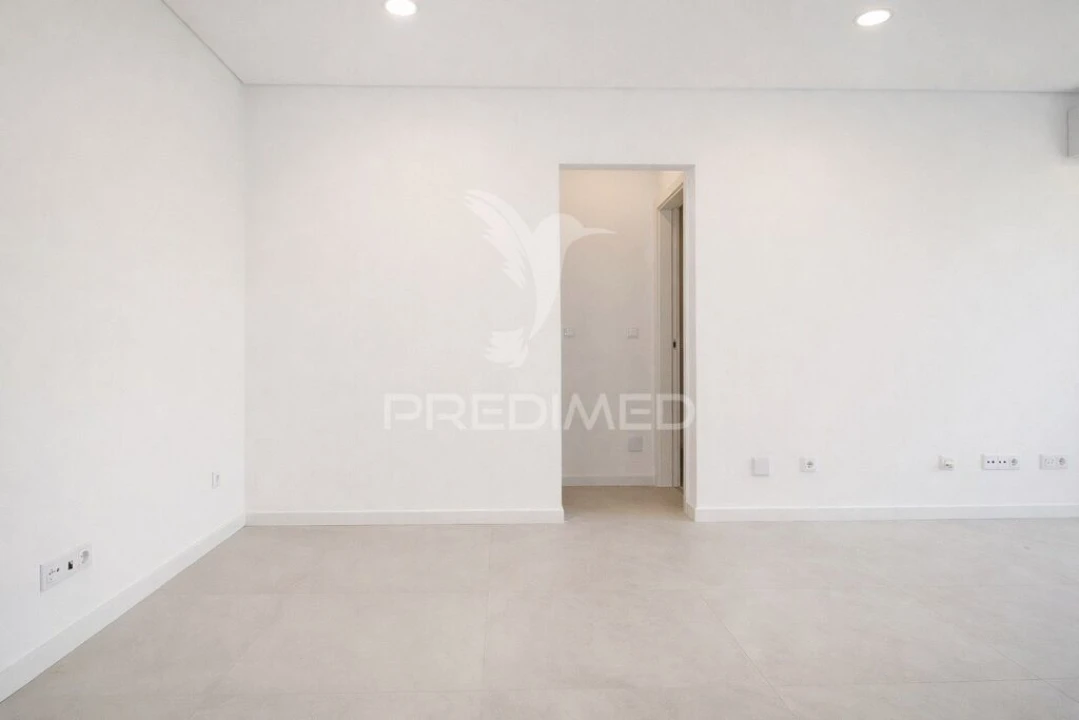 Apartamento T1 para Venda em Charneca de Caparica e Sobreda Foto 4