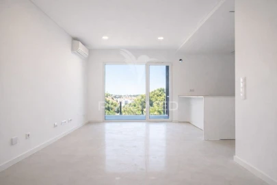 Apartamento T1 para Venda em Charneca de Caparica e Sobreda