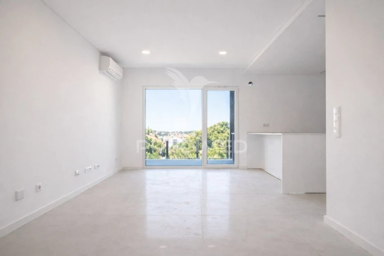 Apartamento T1 para Venda em Charneca de Caparica e Sobreda Foto 5