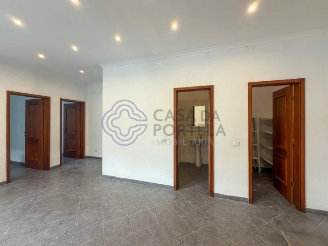 Loja para Venda em Olhão Foto 10