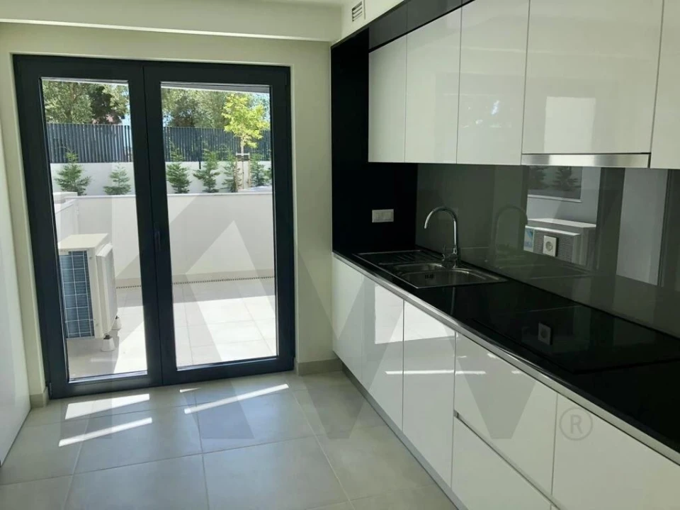 Apartamento T3 para Arrendamento em Carcavelos e Parede Foto 8