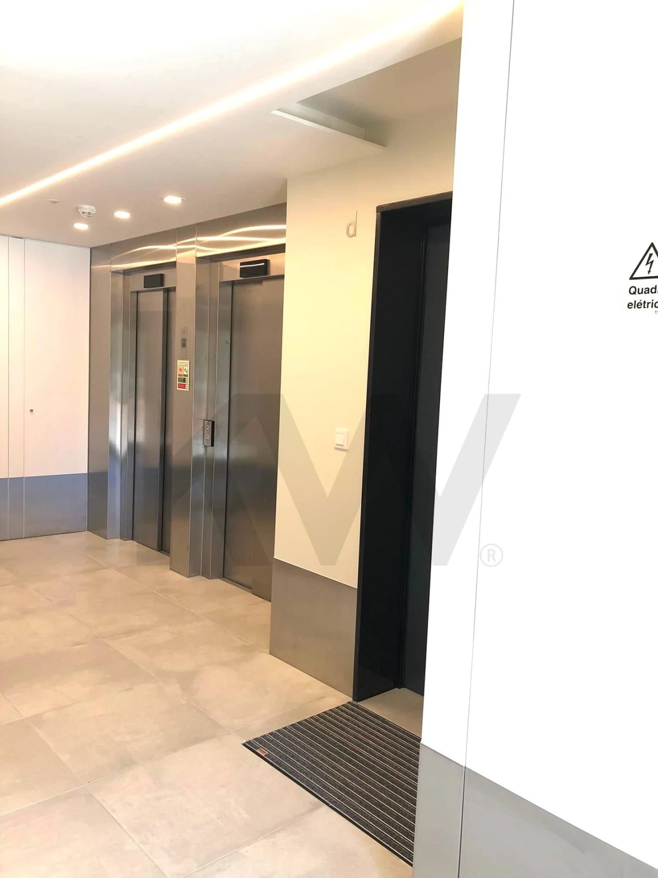 Apartamento T3 para Arrendamento em Carcavelos e Parede Foto 24