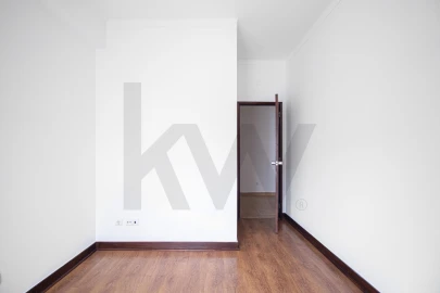 Apartamento T3 para Arrendamento em Alhandra, São João dos Montes e Calhandriz
