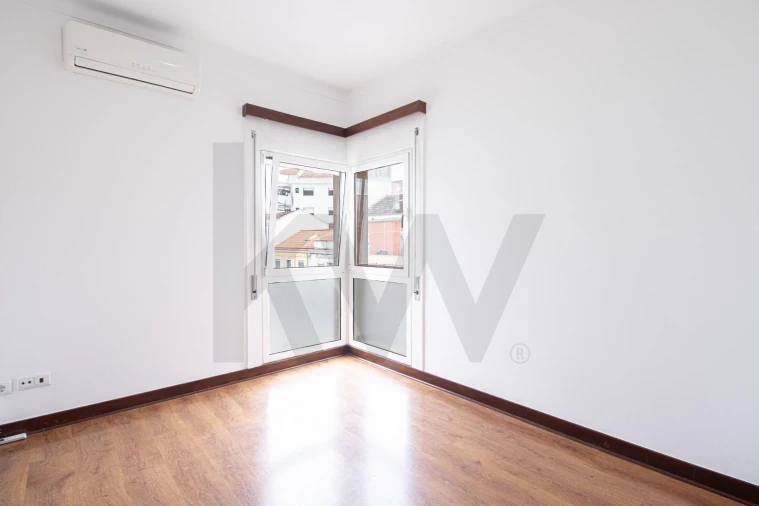 Apartamento T3 para Arrendamento em Alhandra, São João dos Montes e Calhandriz Foto 3