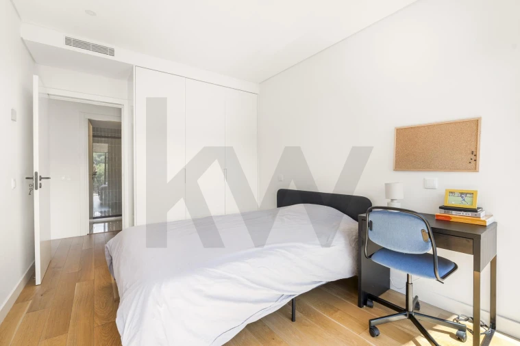 Apartamento T3 para Arrendamento em Algés, Linda-A-Velha e Cruz Quebrada-Dafundo Foto 17
