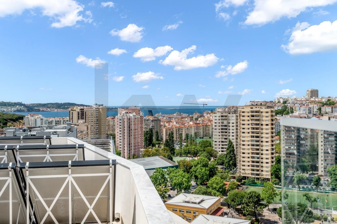 Apartamento T3 para Arrendamento em Algés, Linda-A-Velha e Cruz Quebrada-Dafundo Foto 30