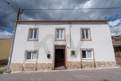 Moradia T4 para Venda em Serpins
